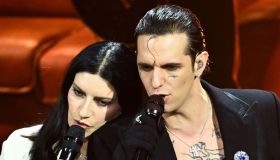 Laura Pausini, dopo le critiche all’inno alle Olimpiadi colpita sui social per il duetto con Lauro