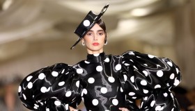 Dagli anni Ottanta al Cottagecore, le mode più stravaganti da rubare alle passerelle per un Carnevale 2026 haute couture