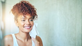 Basta sprechi in fase struccaggio. Gli asciugamani monouso che proteggono la pelle e l’ambiente sono il mai più senza beauty