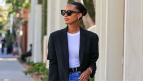 Blazer sì, ma mini. Il ritorno delle giacche cropped in 14 modelli che non vediamo l’ora di indossare