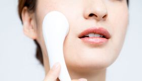 Il dispositivo coreano che rende la pelle luminosissima e ha fatto impazzire su TikTok è su Amazon. In sconto