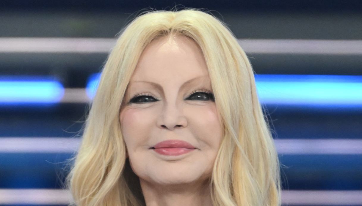 Ha ragione Patty Pravo, la cipria è il segreto di bellezza di ogni donna. E questa è la sua Ha ragione Patty Pravo, la cipria è il segreto di bellezza di ogni donna. E questa è la sua