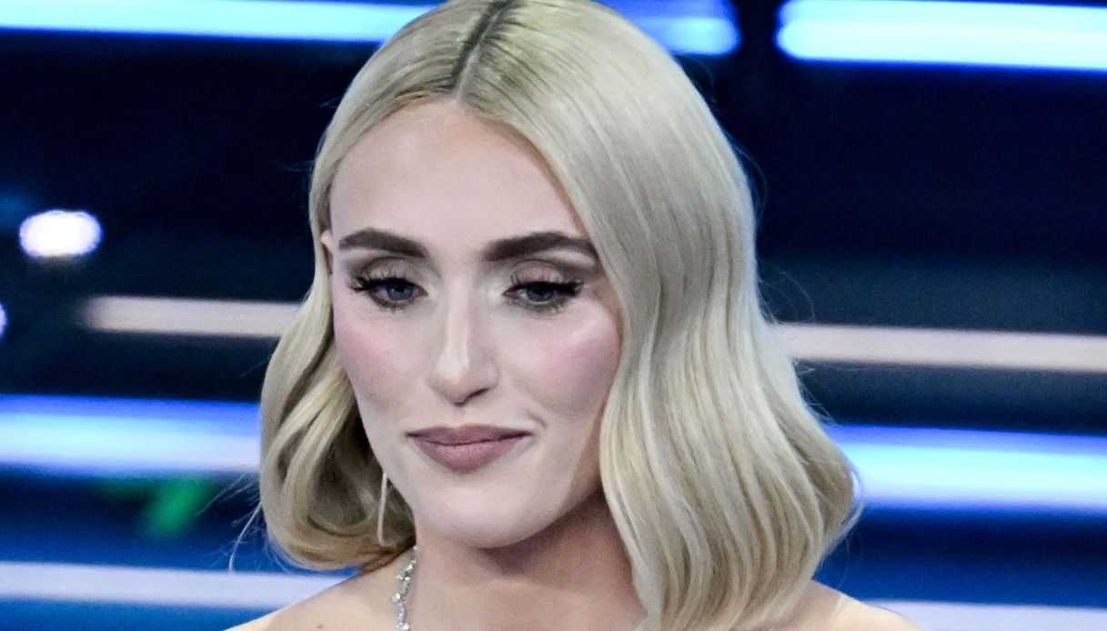 Il rossetto nude di Mara Sattei