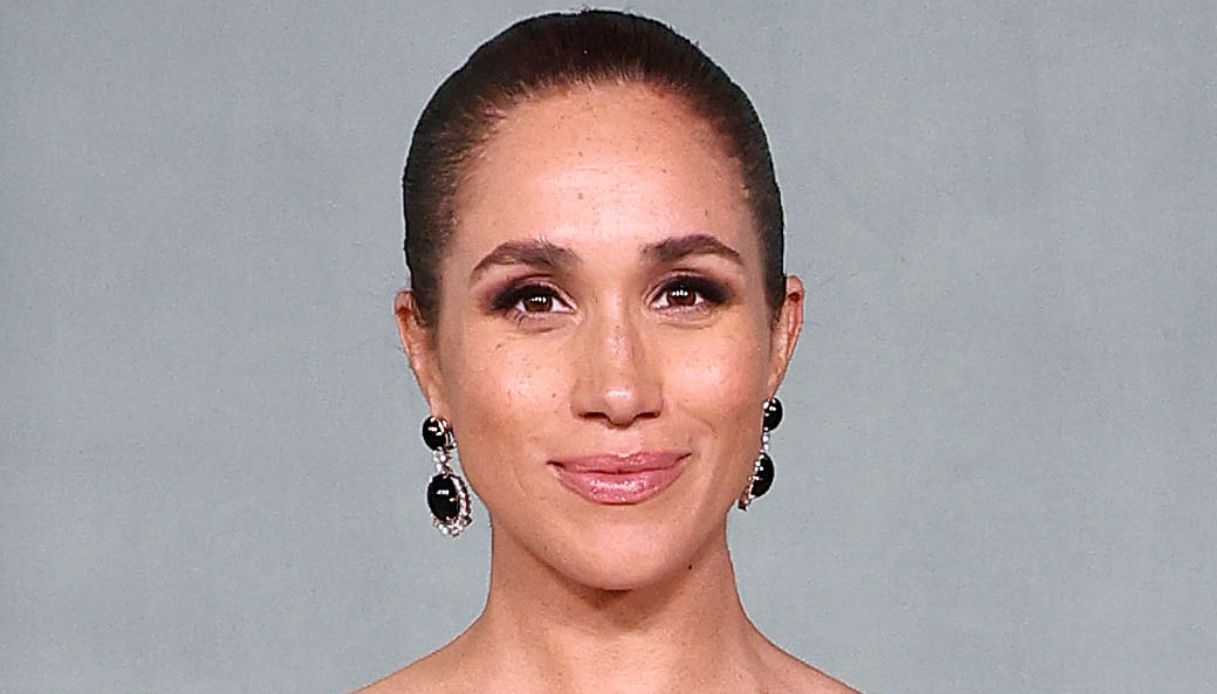 Meghan Markle senza Harry al galà di Beyonce: il look da diva dopo il flop in tv
