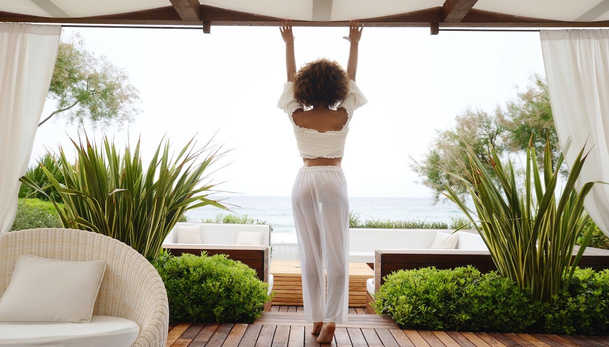 Pergotenda, cos’è e quali permessi ci vogliono per realizzarla