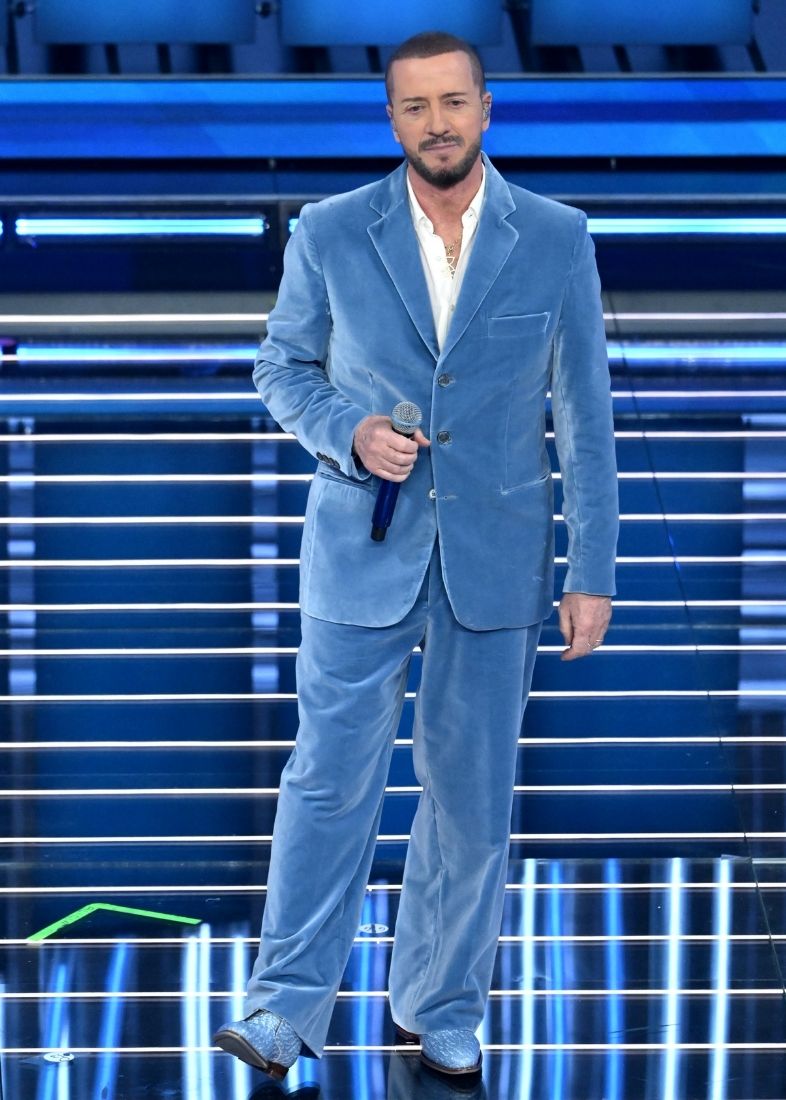 Raf in blu a Sanremo 2026