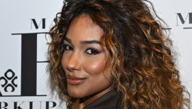 Samira Lui ospite speciale per un brand lingerie: il look total white