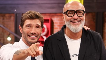 Affari Tuoi, De Martino avverte il Dottore: "Deve stare attento". Un "finale adrenalinico"