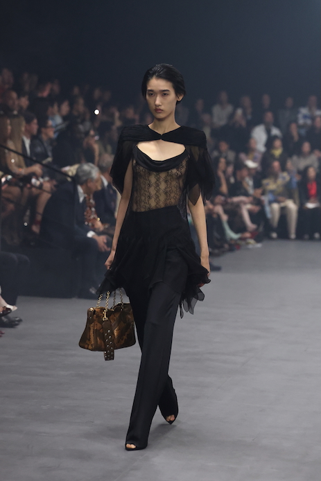 Valentino: Runway - Paris Fashion Week - Womenswear Spring/Summer 2026