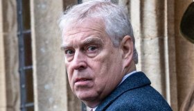 Andrea Mountbatten-Windsor è stato arrestato nel giorno del suo compleanno: l’accusa