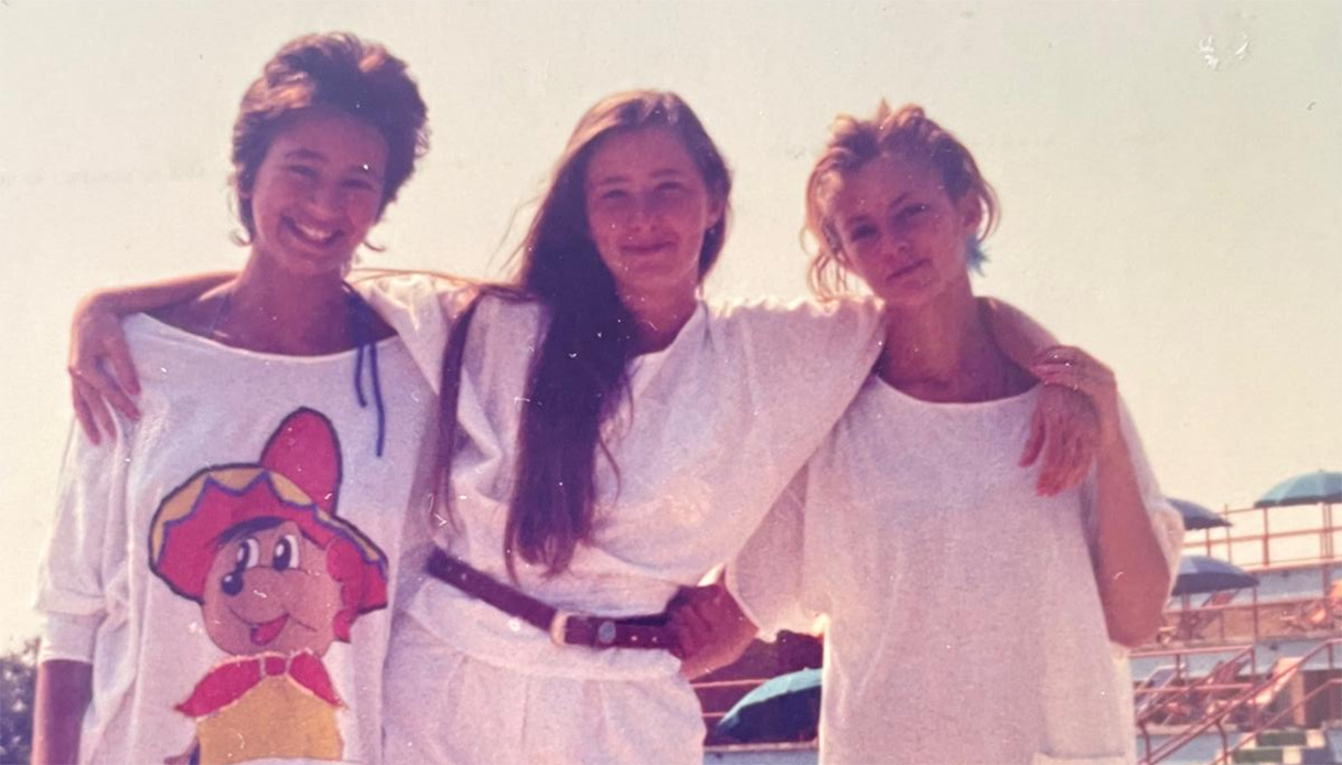 Arianna Vico con sua sorella e un'amica