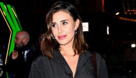 Belen è arrivata a Sanremo sfoggiando i risultati del suo nuovo segreto di bellezza. La maschera led viso e collo