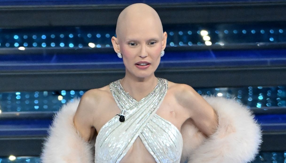 Sanremo 2026, la scaletta della quarta serata: cantanti, ospiti e orari