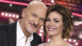 Zelig 30, pagelle della puntata finale: la “proposta di nozze” a Vanessa Incontrada (8), Sconsolata irresistibile (10)