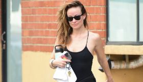 L’idratazione diventa cool ed eleva la borraccia, rigorosamente con laccio, ad accessorio mai più senza