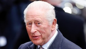 Re Carlo, riunioni di crisi quotidiane: l’abdicazione solo a certe condizioni