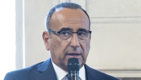 Rai, violati gli orari comunicati per la prima serata: il richiamo di Agcom