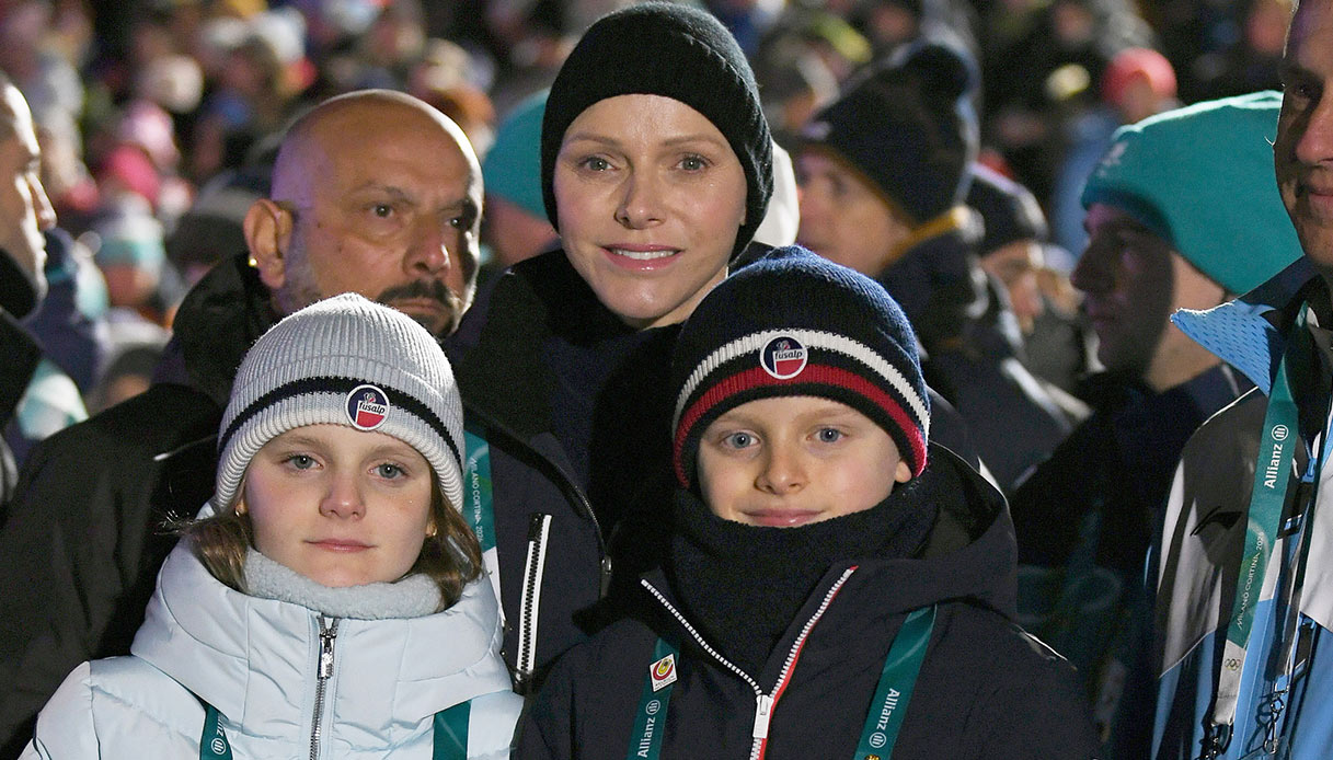 Charlene di Monaco coi gemelli alle Olimpiadi invernali. Ma niente baci con Alberto Charlene di Monaco coi gemelli alle Olimpiadi invernali. Ma niente baci con Alberto