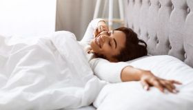 Svegliarsi senza mal di collo: il cuscino ergonomico che ti cambia la vita ed ti fa dire addio alle notti insonni.