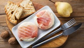 Formaggio cotto, i segreti per non farlo attaccare alla padella