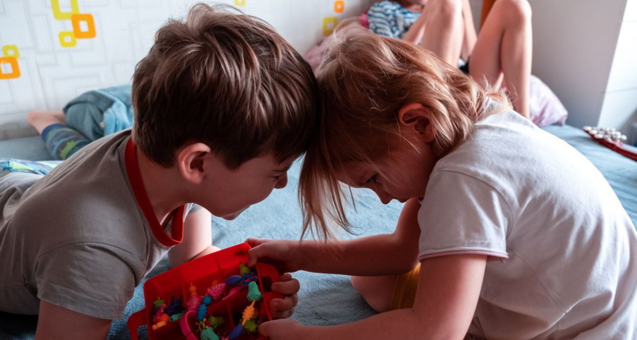 Fratellini e sorelline litigano