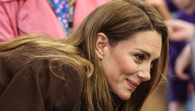 Kate Middleton, la camicia azzurra del potere che condivide con Letizia di Spagna