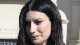 Laura Pausini replica per la prima volta alle critiche sull’Inno di Mameli a Milano-Cortina 2026