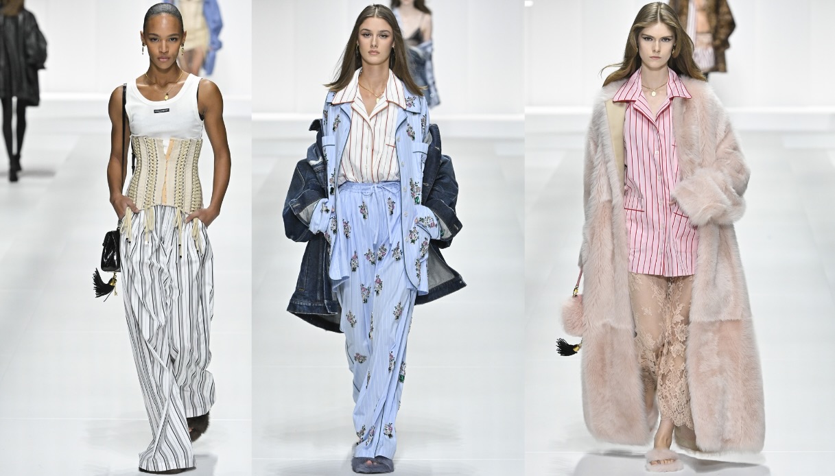 Modelle Dolce & Gabbana in pigiama couture con corsetto, camicia a righe e pelliccia rosa