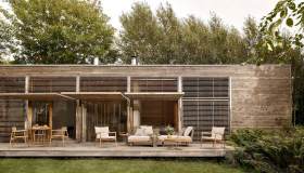 Ristrutturare gli esterni nel 2026 tra natura e continuità