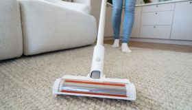 Costa meno della metà dei modelli famosi, ma aspira tutto: la scopa elettrica senza fili per una casa impeccabile
