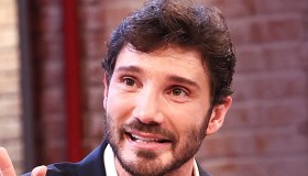 Affari tuoi, De Martino: “Hai fatto il miracolo”. Ma la partita di Ester finisce malissimo