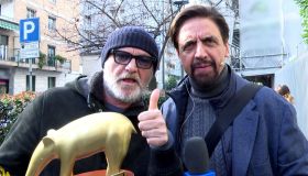 Striscia la Notizia, Andrea Pucci riceve il Tapiro d’Oro. Frecciata velenosa a Fiorello