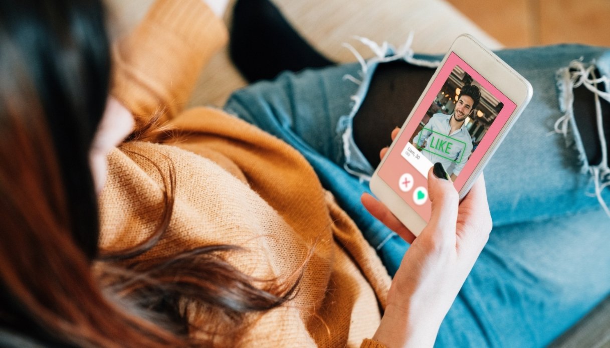Addio dating app: preferiamo le connessioni nella realtà