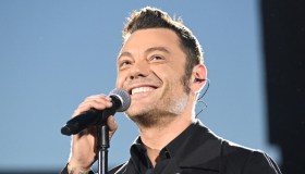 Tiziano Ferro super ospite a Sanremo 2026, l’annuncio di Carlo Conti