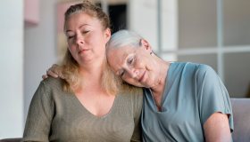 Alzheimer, perché è importante la diagnosi precoce e quali sono i segnali d’allarme