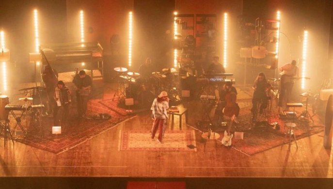 Angelina Mango in tour: ha disegnato lei il palco