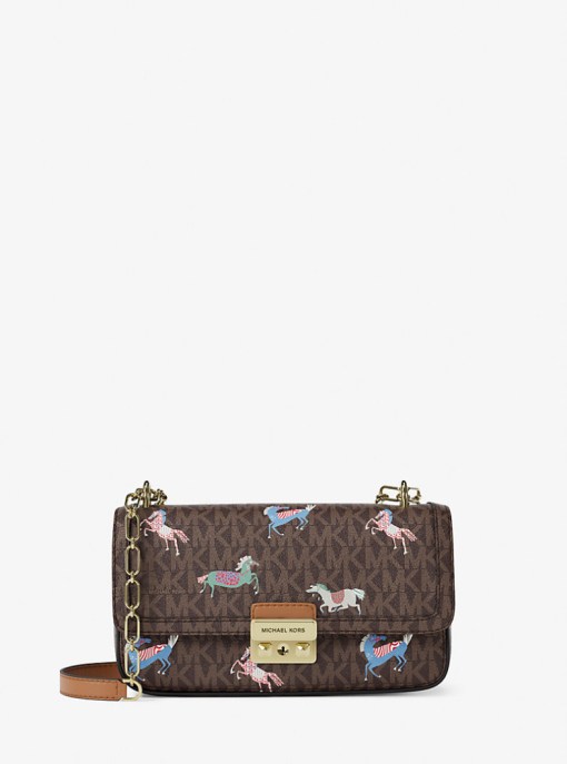 &Egrave; di nuovo l'era della Baguette: 7 alternative economiche della borsa prediletta dalle fashion icon, da Carrie Bradshaw a Emily Cooper