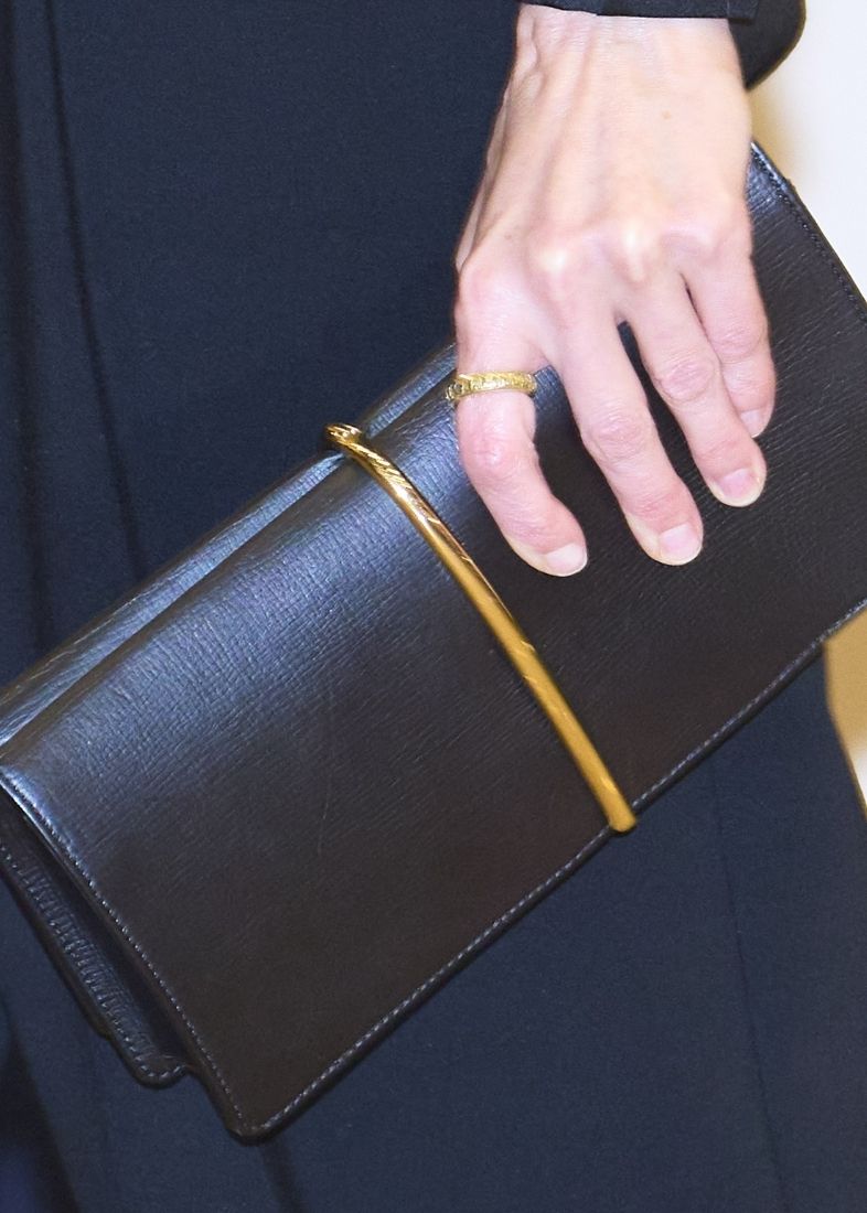 Il dettaglio della borsa di Letizia