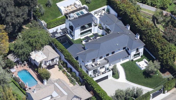 La villa di Rihanna a Beverly Hills vista dall'alto