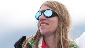 Chi è Chiara Mazzel, quattro medaglie in quattro giorni alle Paralimpiadi 2026: lo sci e la libertà dopo la diagnosi