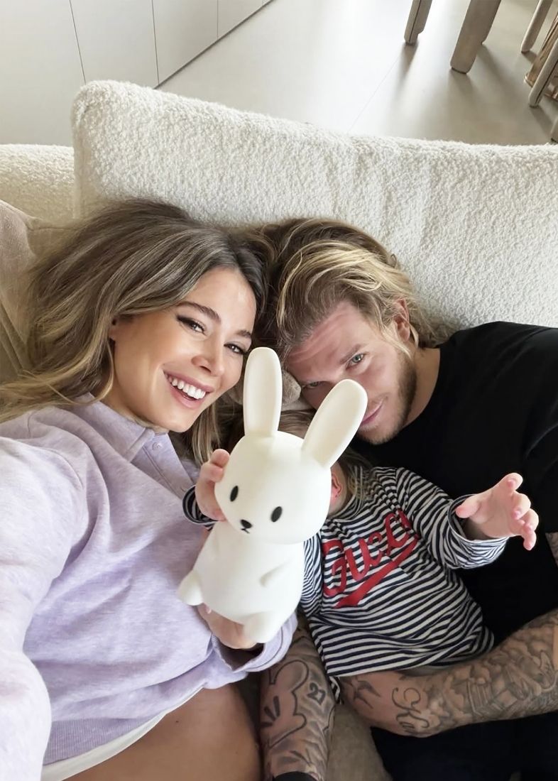 Diletta Leotta col marito e la figlia