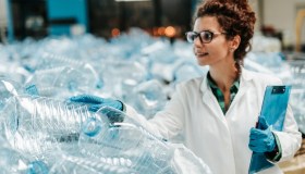 Parkinson, un farmaco ottenuto dai rifiuti di plastica