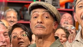 Fiorello a La Pennicanza, chiamata (finta) di Pier Silvio Berlusconi: “De Martino non ha scampo”