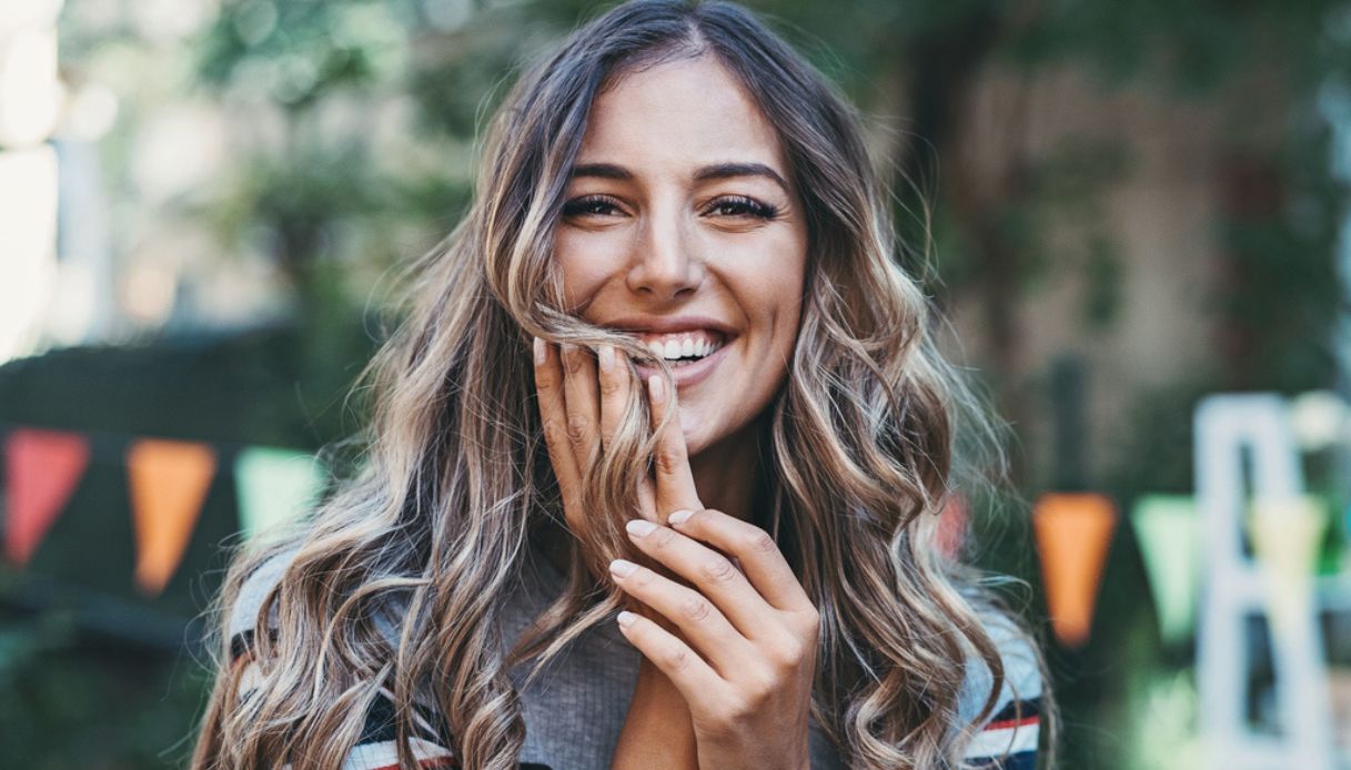 12 trattamenti anticrespo che i tuoi capelli adoreranno e che vale la pena di comprare adesso