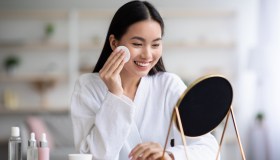 Il toner pad 3 in 1 che idrata, esfolia e pulisce la pelle in un solo gesto è in sconto