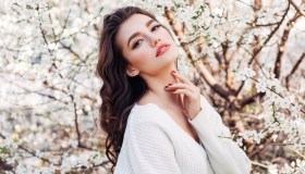 Puoi indossare la primavera con questo profumo floreale che è già l’ossessione della stagione