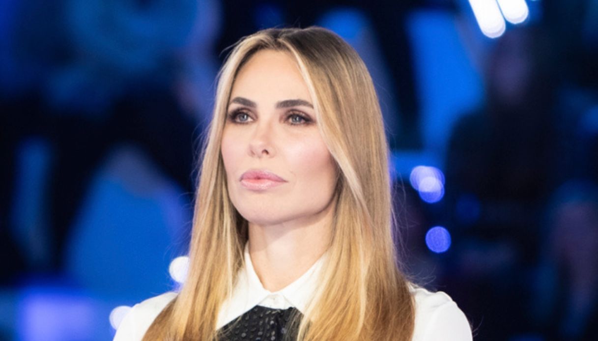 Grande Fratello Vip, Dario Cassini fuori controllo. Chiesta la squalifica Grande Fratello Vip, Dario Cassini fuori controllo. Chiesta la squalifica