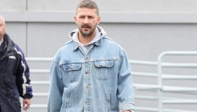 Shia LaBeouf fuori controllo a Roma: urla contro i passanti e vaga ubriaco