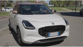 Swift Hybrid: l’ibrida compatta di casa Suzuki che semplifica la vita in versione Sakura