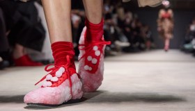 Svelate le sneakers definitive della primavera/estate 2026, i 4 modelli che ci accompagneranno ogni giorno